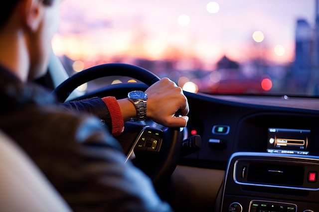 car-1149997_640 planes y concursos Provincia Seguros